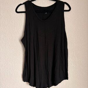XL V-Neck Gap Luxe Tank